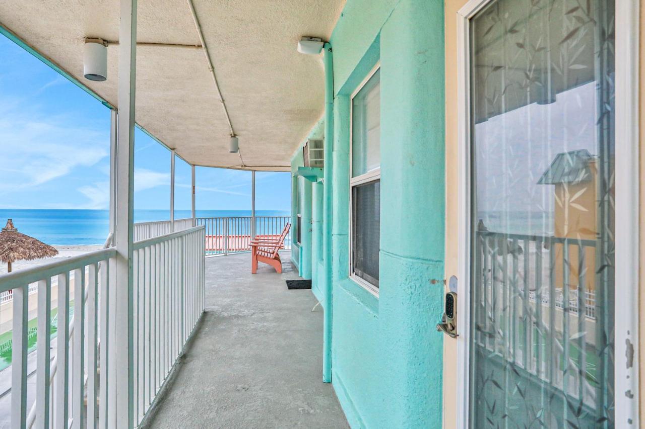 Sea Rocket 21 Hotel St. Pete Beach Exterior photo